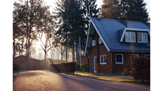 House featuring the roofing